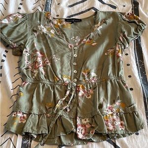 Derek Heart tee. Small